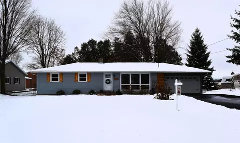 4423 Milltown Rd, Green Bay, WI 54313