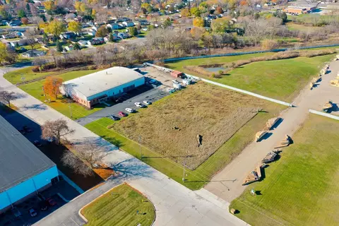 711 Morley Rd, Green Bay, WI 54303