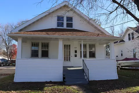 729 Racine St, Menasha, WI 54952