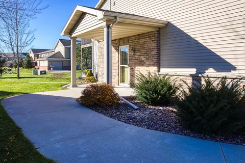 2361 E Plank Cir #D, Appleton, WI 54915 photo 2