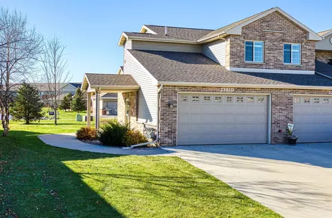 2361 E Plank Cir #D, Appleton, WI 54915
