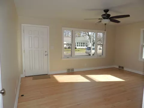 1819 S Sanders St, Appleton, WI 54915 photo 3
