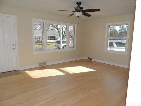 1819 S Sanders St, Appleton, WI 54915 photo 2