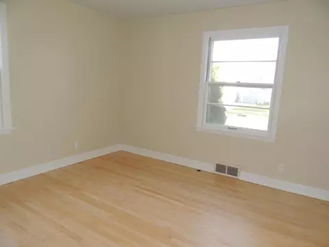 1819 S Sanders St, Appleton, WI 54915 photo 4