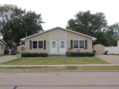 1016 Grove St, Menasha, WI 54952