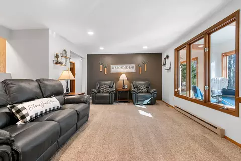 980 Oakview Dr, Oneida, WI 54155 photo 2