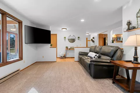 980 Oakview Dr, Oneida, WI 54155 photo 5