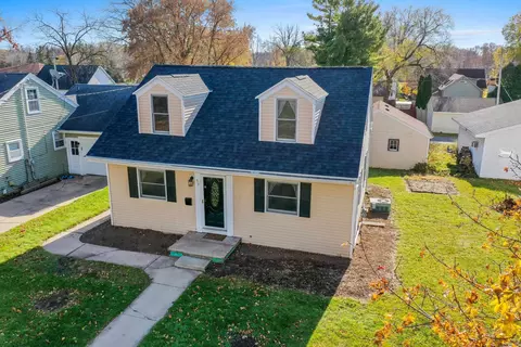 317 W 11th St, Kaukauna, WI 54130