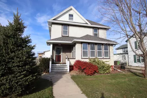 204 W Main St, Waupun, WI 53963