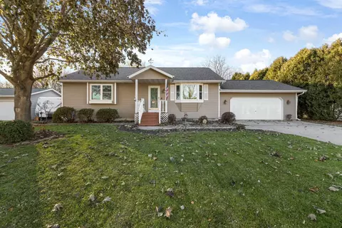 1433 W Roselawn Dr, Appleton, WI 54914