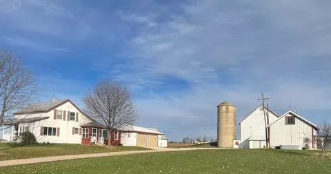 w4752 Moore Road, Hilbert, WI 54129 photo 2