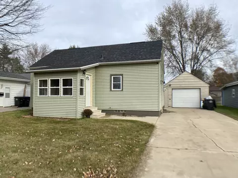 1030 S Evergreen St, Shawano, WI 54166