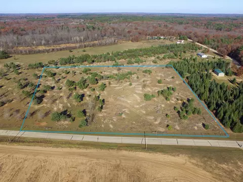 Badger Court, Wild Rose, WI 54984