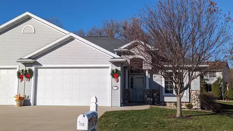110 Regent Pl, Neenah, WI 54956