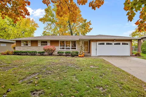 1175 Blue Ridge Dr, Green Bay, WI 54304