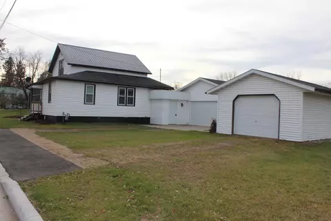 211 N Center St, Suring, WI 54174