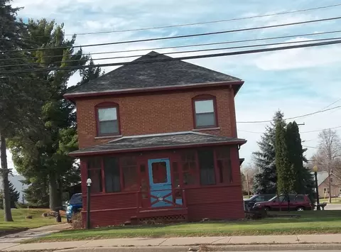 270 S Main St, Clintonville, WI 54929