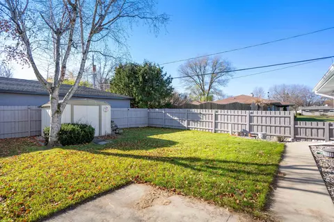 3115 Edgemere Dr, Appleton, WI 54915 photo 7