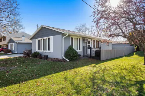3115 Edgemere Dr, Appleton, WI 54915 photo 3