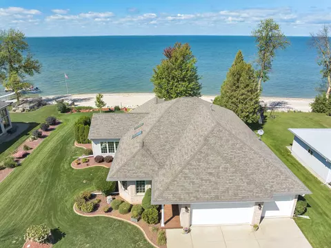 n9565 Bay Shore Lane, Luxemburg, WI 54217
