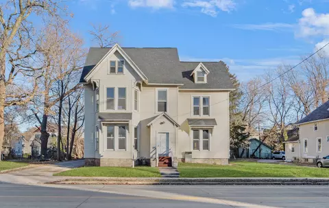 534 Jackson St, Oshkosh, WI 54901