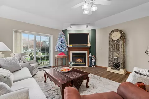 1000 S East St #B, Appleton, WI 54915 photo 4