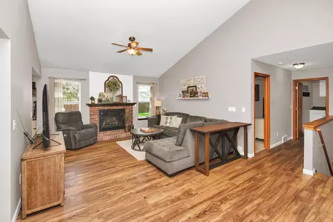 5001 N Applebend Dr, Appleton, WI 54913 photo 11