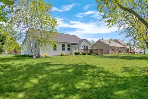 5001 N Applebend Dr, Appleton, WI 54913 photo 3