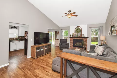 5001 N Applebend Dr, Appleton, WI 54913 photo 9