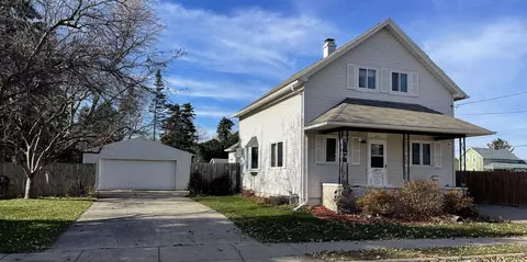 609 Dakota St, Oshkosh, WI 54902