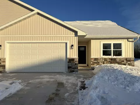 874 Red Hawk Dr, Pulaski, WI 54162