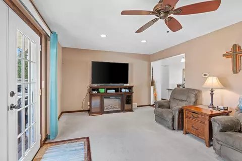 2326 S Gladys Ave, Appleton, WI 54915 photo 4