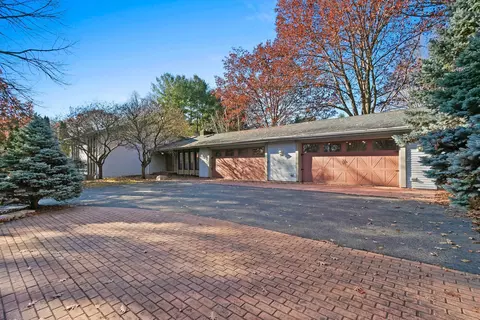 53 Parkview Dr, Appleton, WI 54913 photo 2