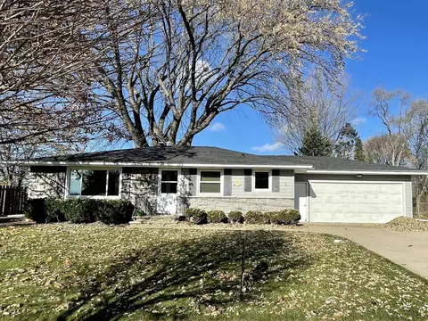 2374 S Ridge Rd, Green Bay, WI 54304