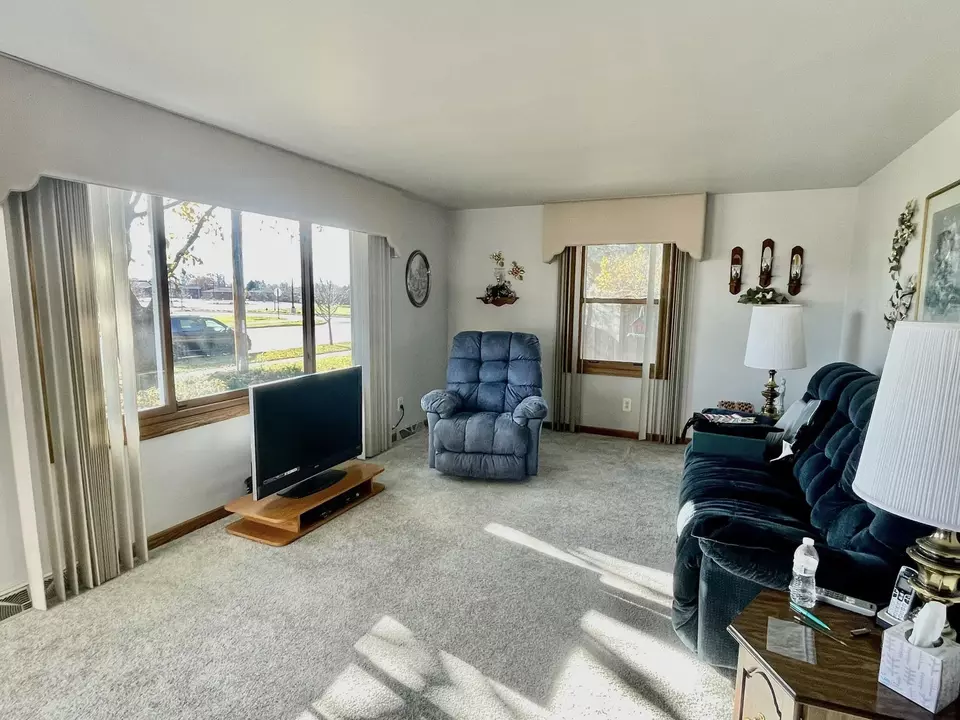 2374 S Ridge Rd, Green Bay, WI 54304 10 Photos Movoto