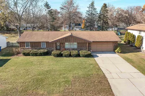 560 Delwiche Rd, Green Bay, WI 54302