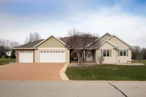5770 Natures Ln, Appleton, WI 54914