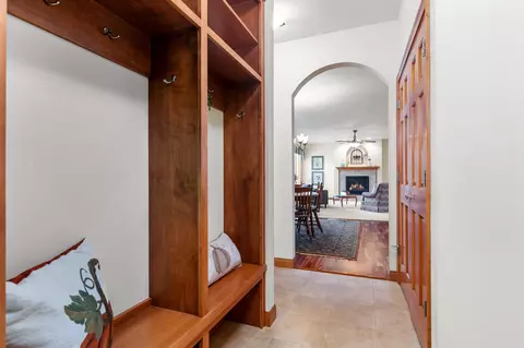 Entry Way - 5770 Natures Ln, Appleton, WI 54914 photo 4 of 5