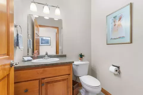 Bath - 5770 Natures Ln, Appleton, WI 54914 photo 5 of 7