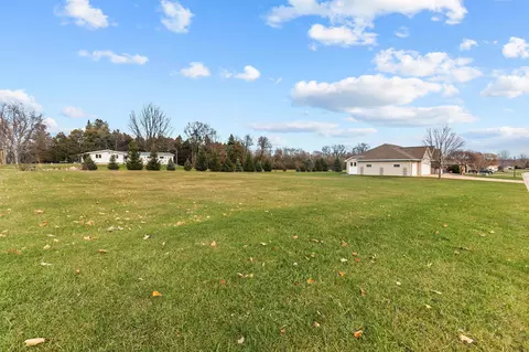 Exterior - 5770 Natures Ln, Appleton, WI 54914 photo 13 of 13