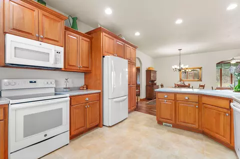 Kitchen - 5770 Natures Ln, Appleton, WI 54914 photo 5 of 5