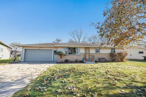 1132 Cardinal Ln, Green Bay, WI 54313