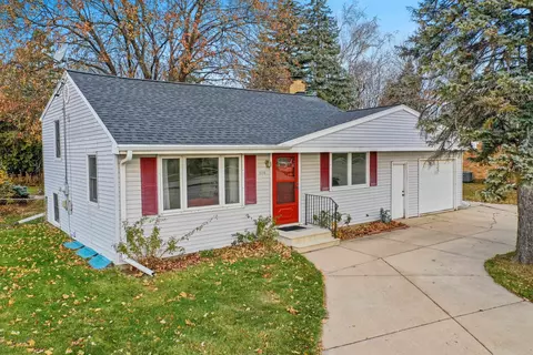 2170 S Oneida St, Green Bay, WI 54304