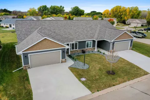 3839 Shore Crest Ln #11, Green Bay, WI 54311