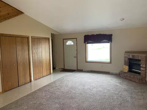 2410 N Skylark Dr, Appleton, WI 54914 photo 3