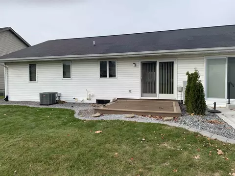 2410 N Skylark Dr, Appleton, WI 54914 photo 9