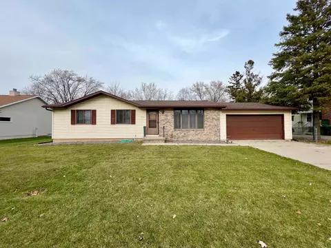 619 Forest Ave, Fond Du Lac, WI 54935