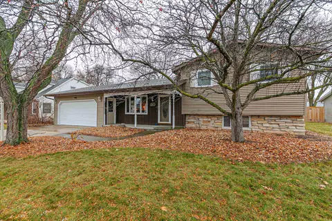 2823 Sullivan Ave, Kaukauna, WI 54130