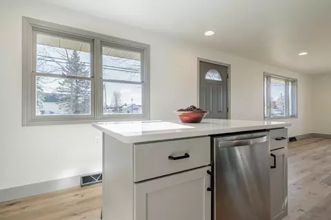 1002 W Capitol Dr, Appleton, WI 54914 photo 5