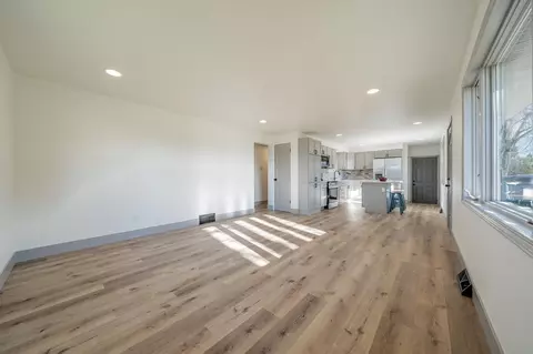 1002 W Capitol Dr, Appleton, WI 54914 photo 9
